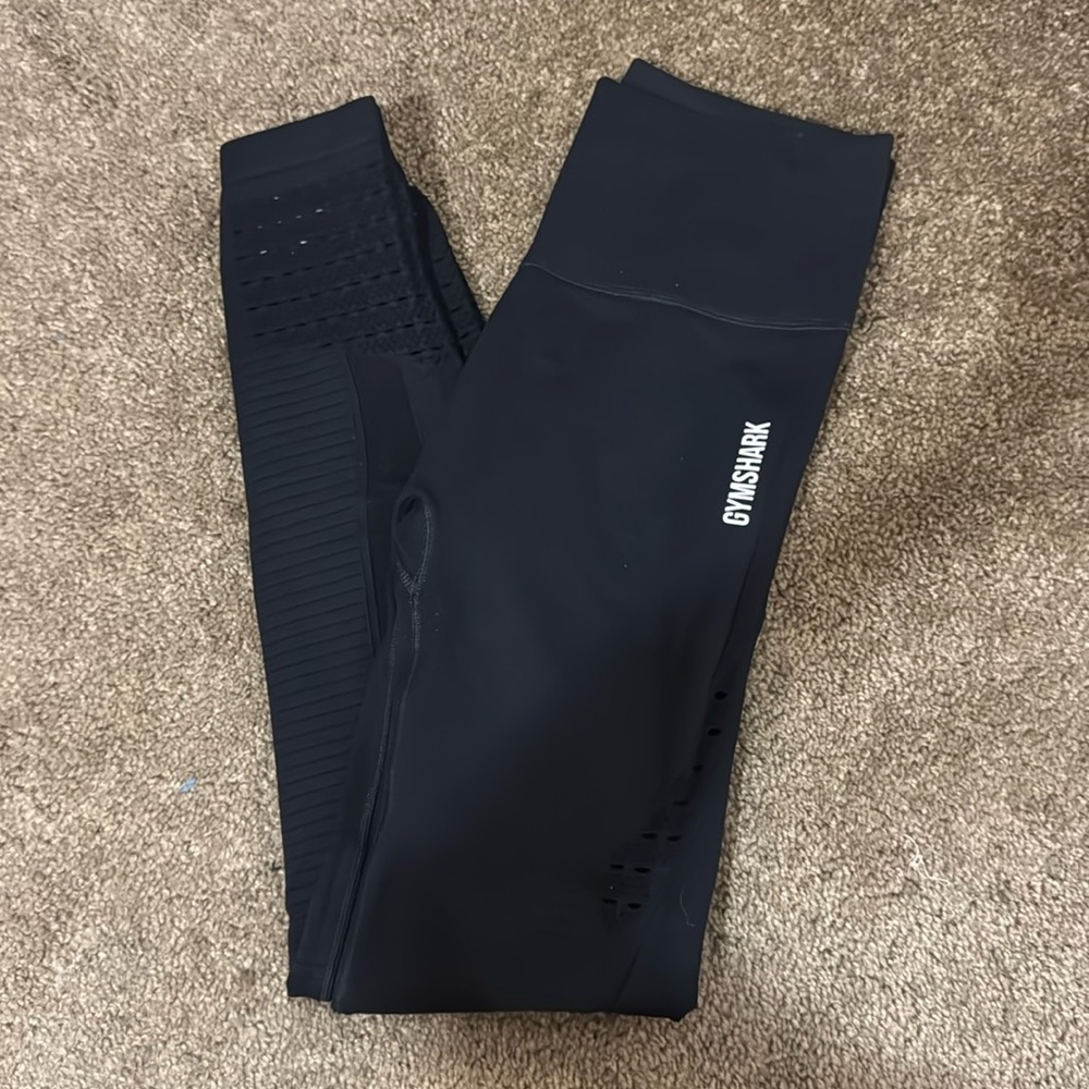 Black Gymshark leggings